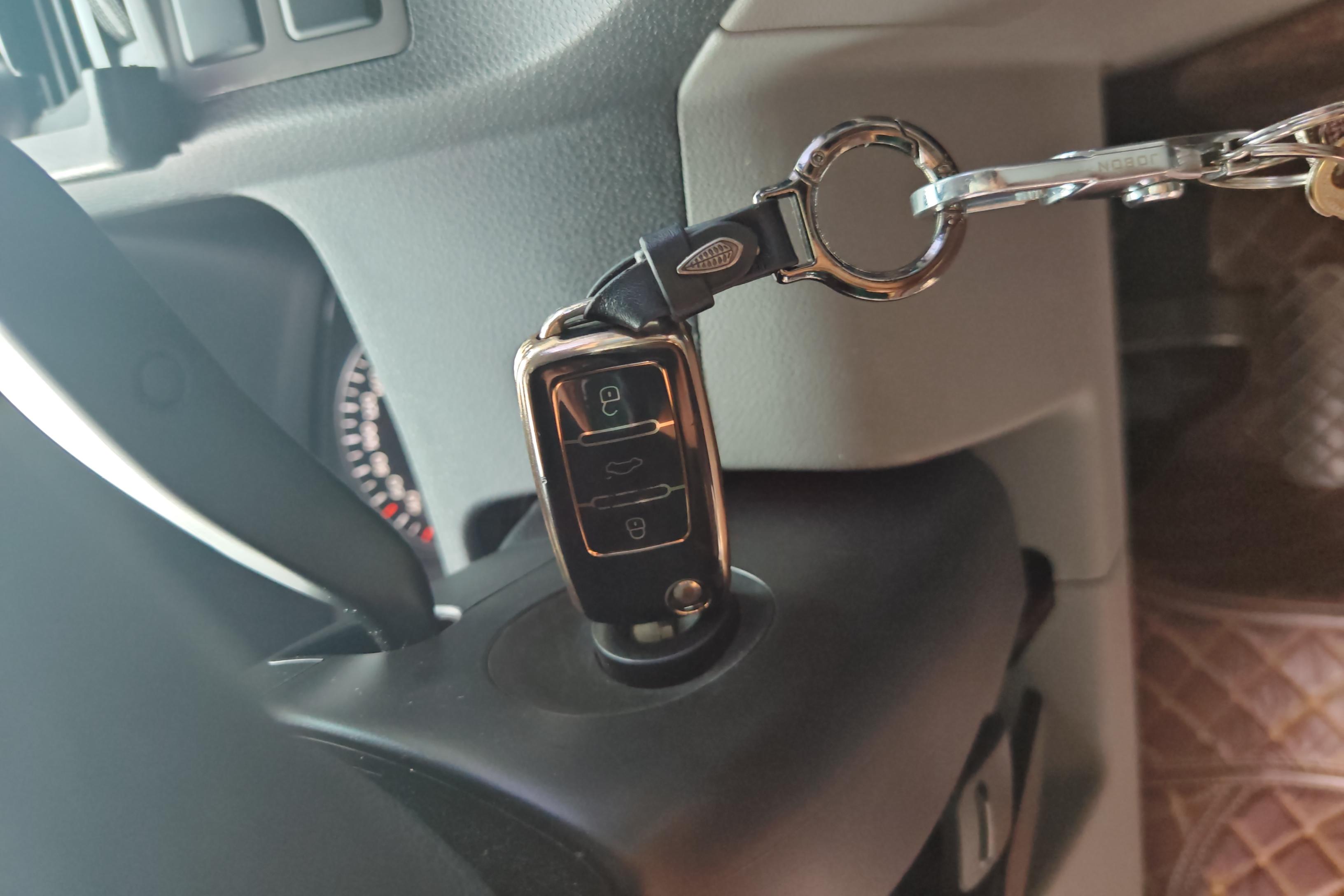 Volkswagen Caravelle 2015 #18 Volkswagen Caravelle 2015 car image #18