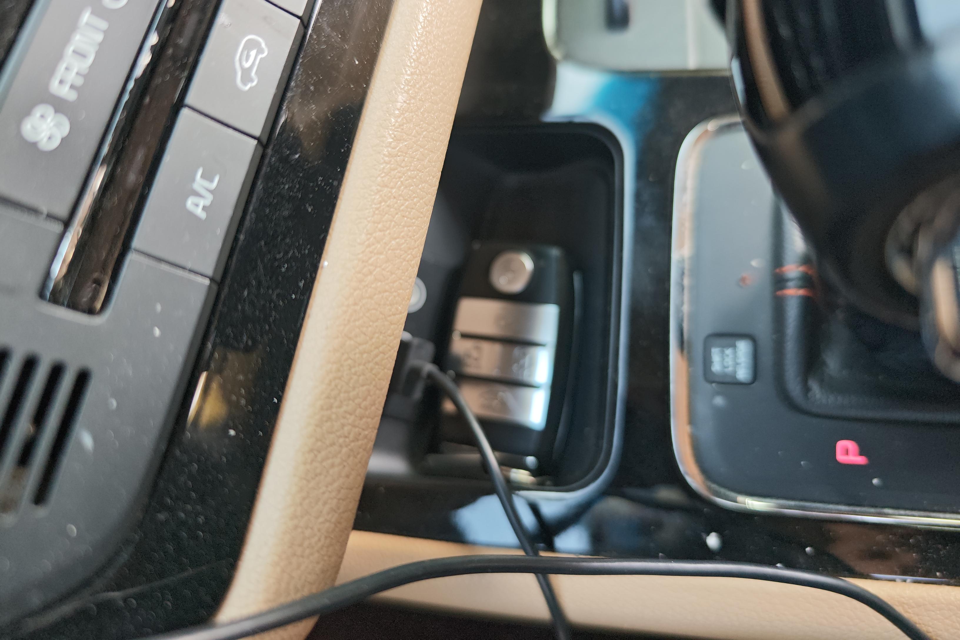 Kia Carnival 2016 immagine di auto #18