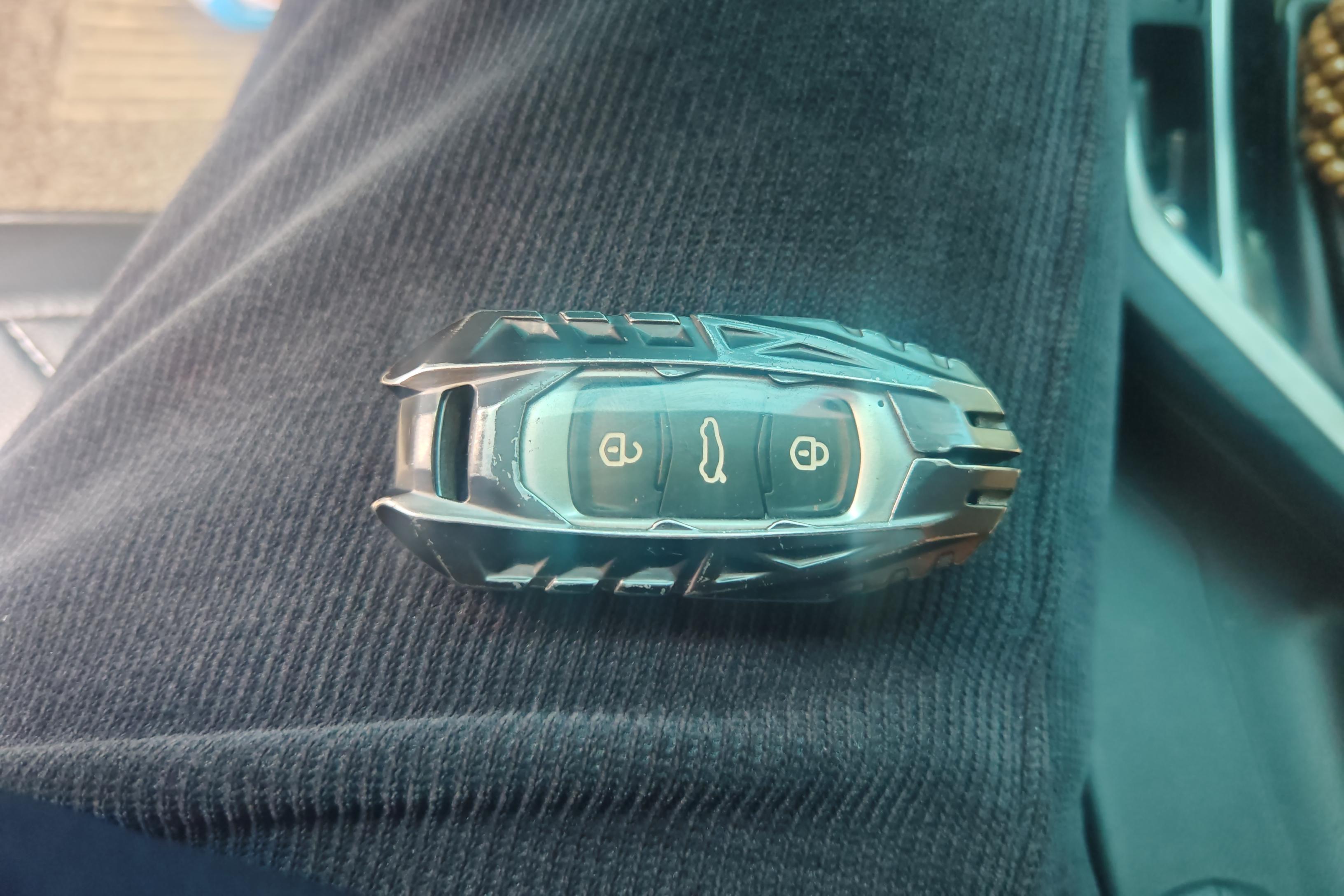 GEELY Vision 2020 car image #18