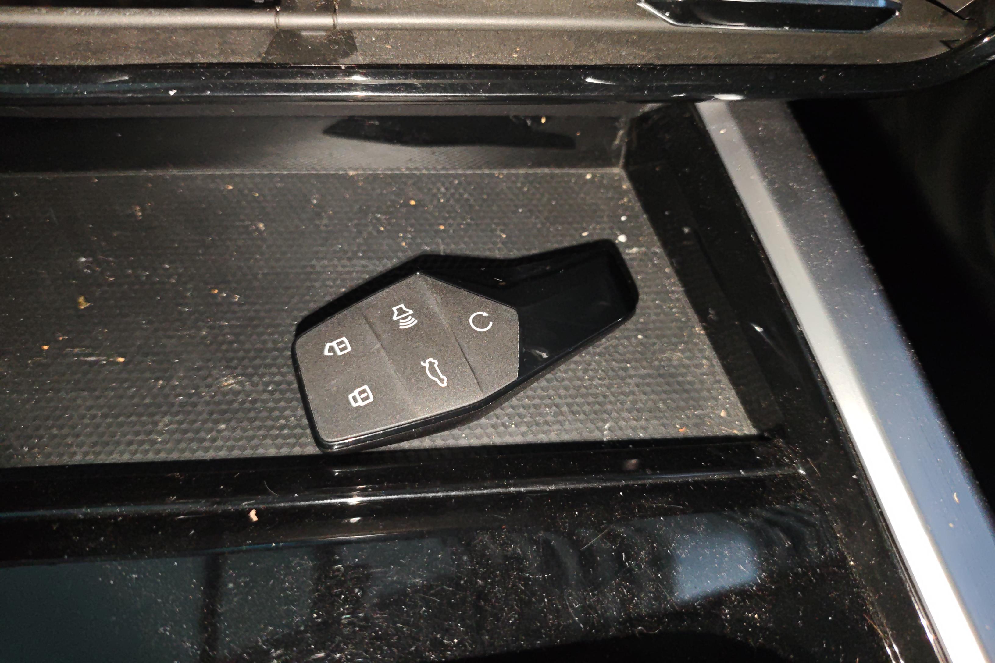 MG ES5 2021 car image #18