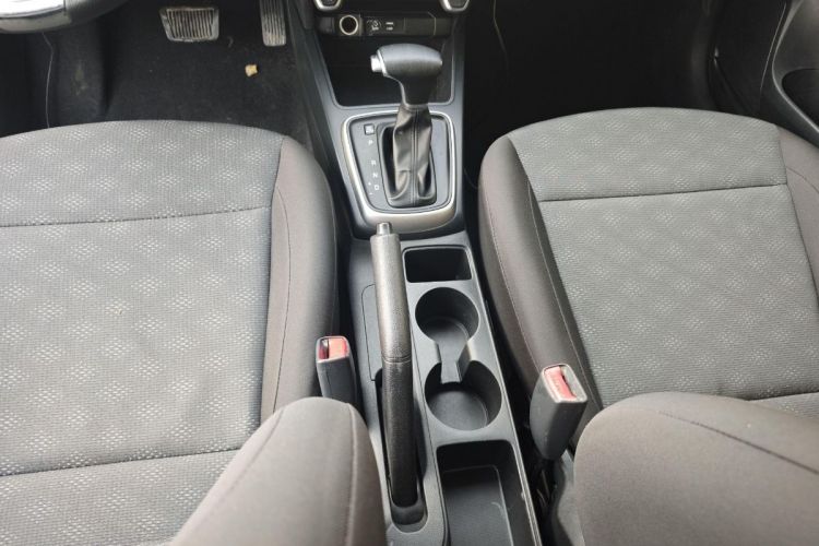 起亚 起亚K2 2017 汽车图片 #18