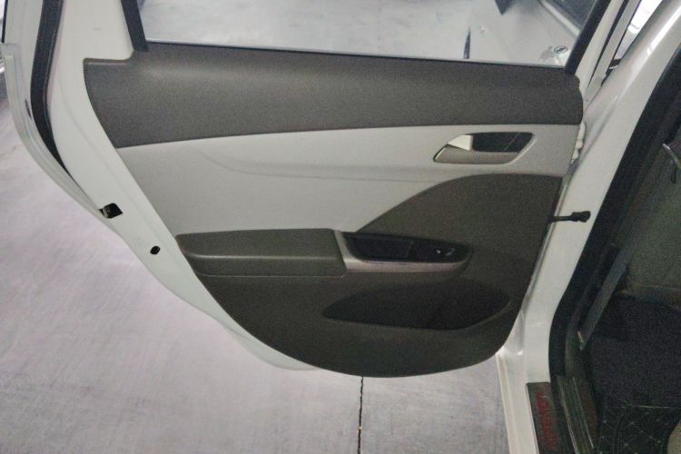 Chevrolet Lova 2016 #18 Chevrolet Lova 2016 immagine di auto #18