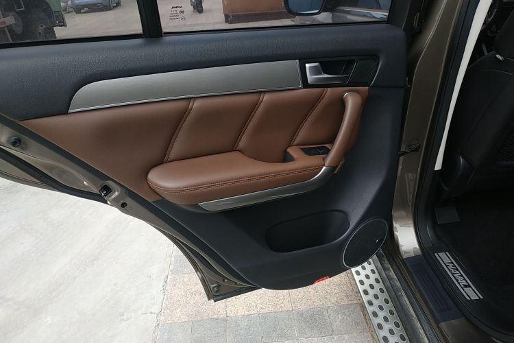 Haval H8 2018 car image #18