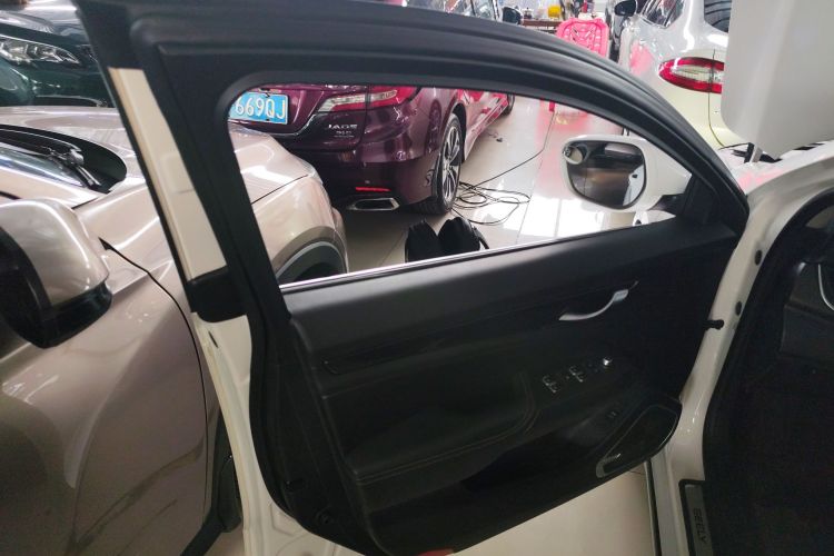 GEELY Ulion New Energy 2021 car image #18