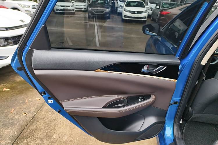 Changan Eado DT 2018 car image #18