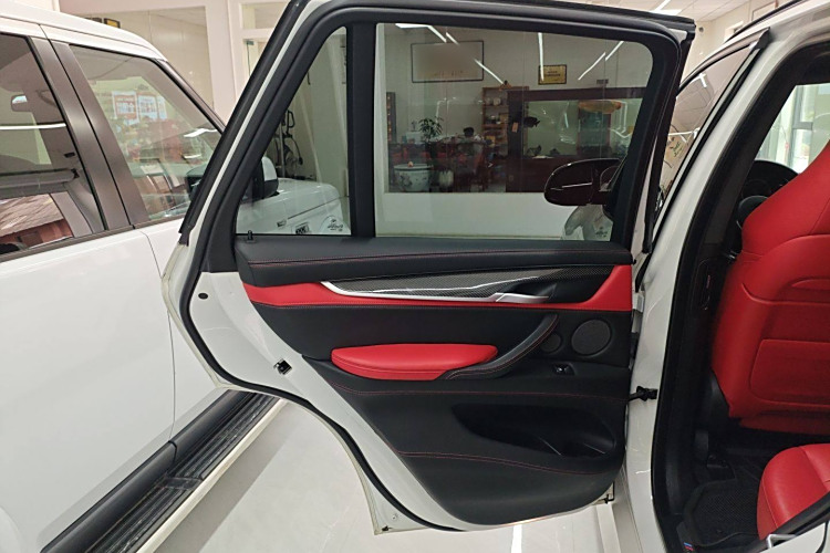 BMW X5 M 2016 car image #18