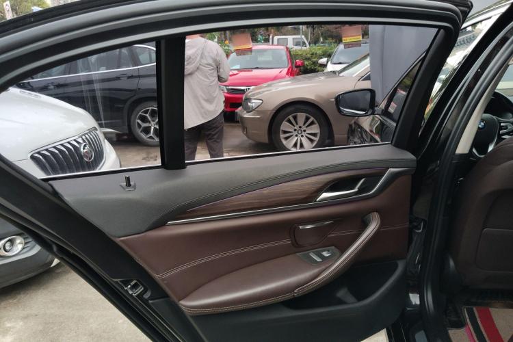 BMW 5 Series New Energy 2019 car image #18