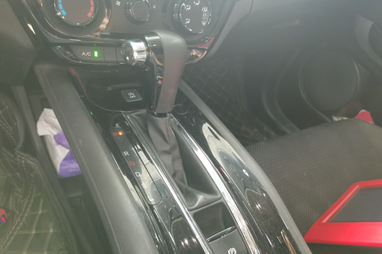 Honda VEZEL 2021 car image #18