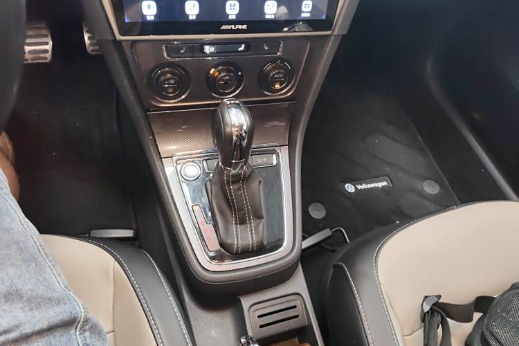 Volkswagen Cross Lavida 2017 صورة سيارة #18