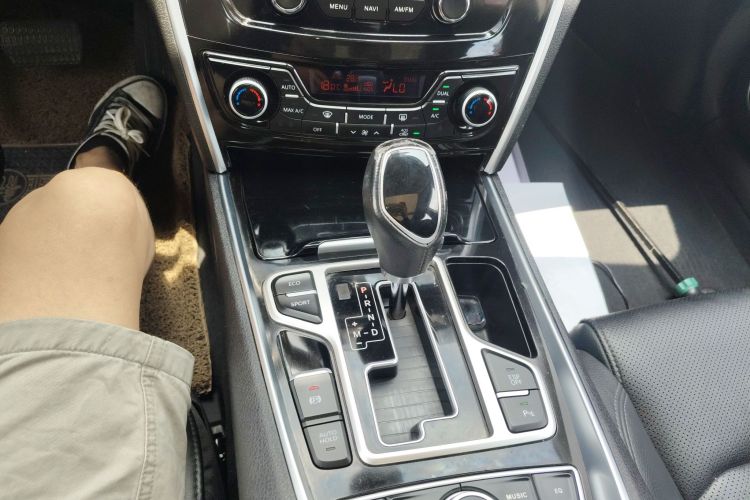 GEELY Ulion 2016 imagem de carro #18