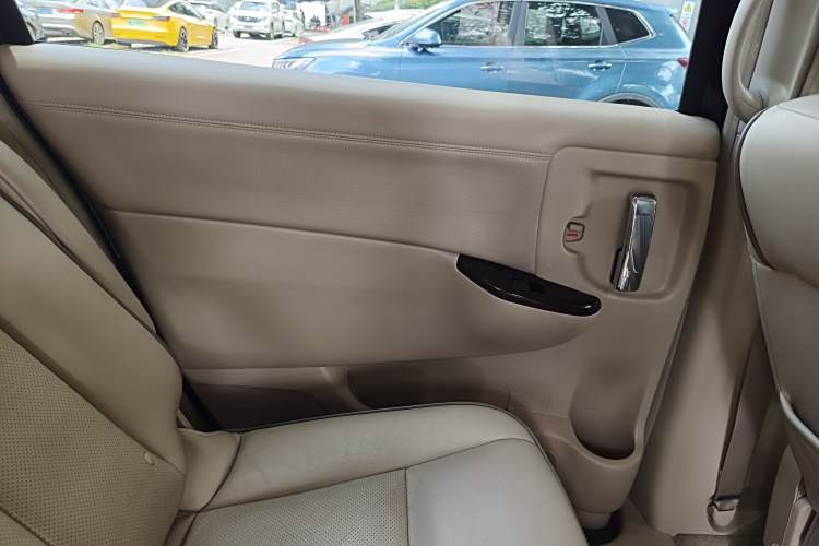 日产 贵士 2016 汽车图片 #18