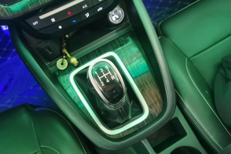 SWM X3 2017 изображение автомобиля #18