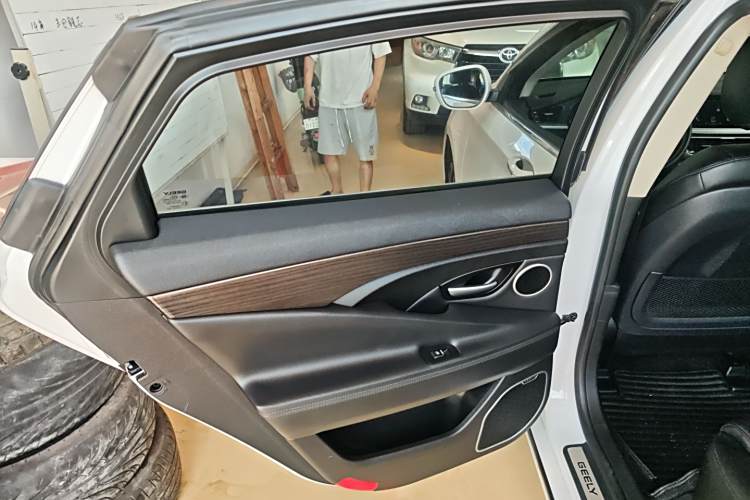 GEELY Ulion 2017 #18 GEELY Ulion 2017 immagine di auto #18