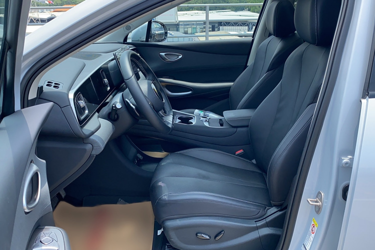 BYD Sea Lion 05 EV 2025 car image #18