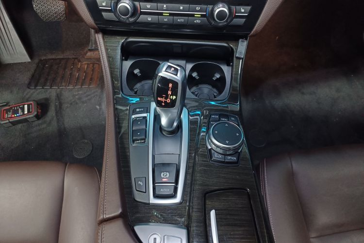 BMW 5 Series 2016 car image #18