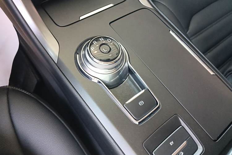 Ford Mondeo New Energy 2020 car image #18