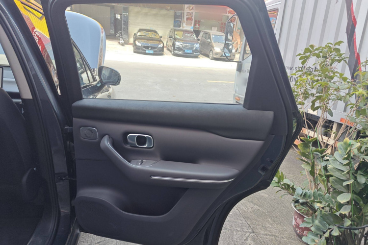 零跑汽车 零跑C10 2024 汽车图片 #18