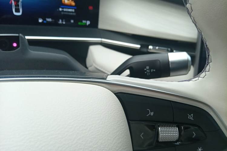 GEELY PrefaceL 2023 car image #18