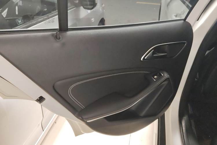 Mercedes-Benz GLA Class (Imported) 2019 car image #18