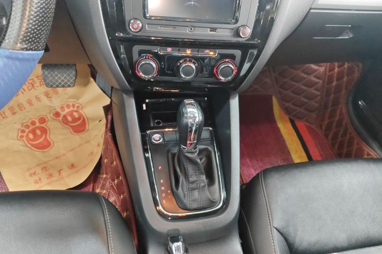 Volkswagen Sagitar 2019 immagine di auto #18