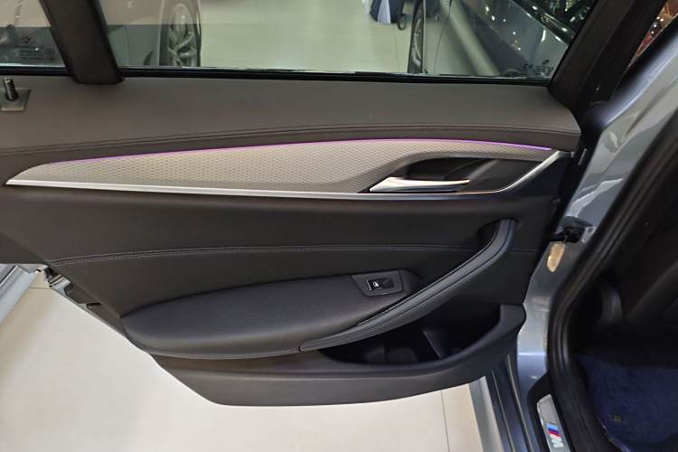 BMW 5 Series (Imported) 2018 #18 BMW 5 Series (Imported) 2018 car image #18