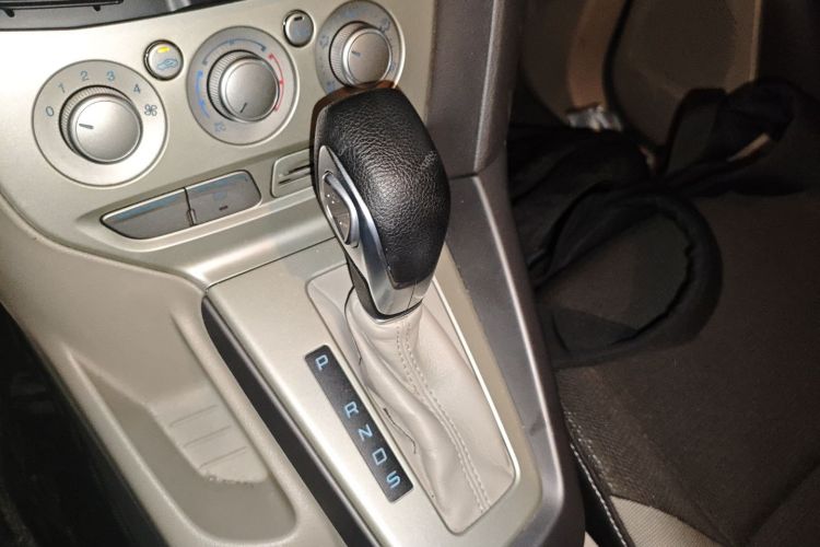 Ford Focus (Imported) 2014 #18 Ford Focus (Imported) 2014 صورة سيارة #18