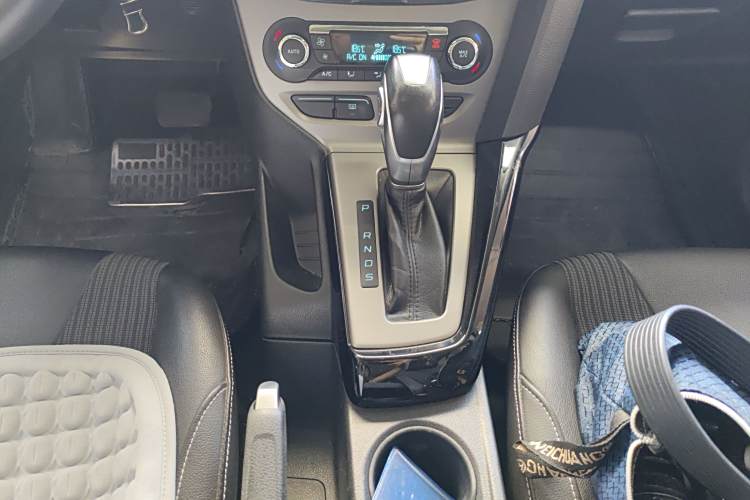 Ford Focus (Imported) 2014 car image #18