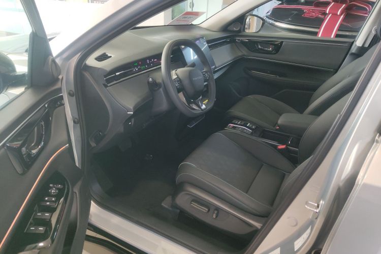 Honda e:NP2 car image #18