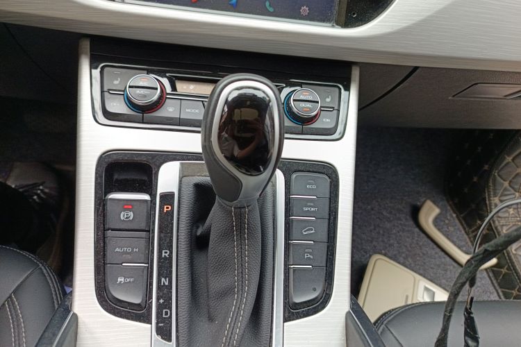 GEELY Boyue 2018 #18 GEELY Boyue 2018 immagine di auto #18