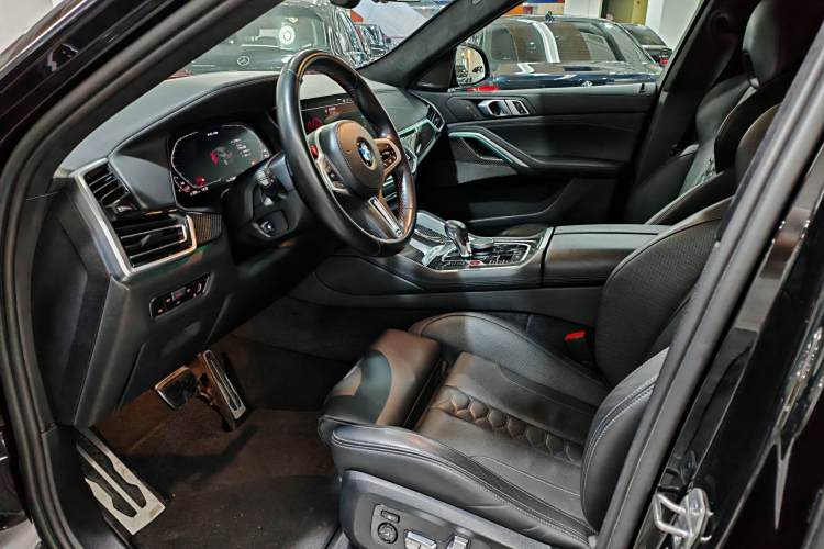 BMW X6 M 2021 immagine di auto #18