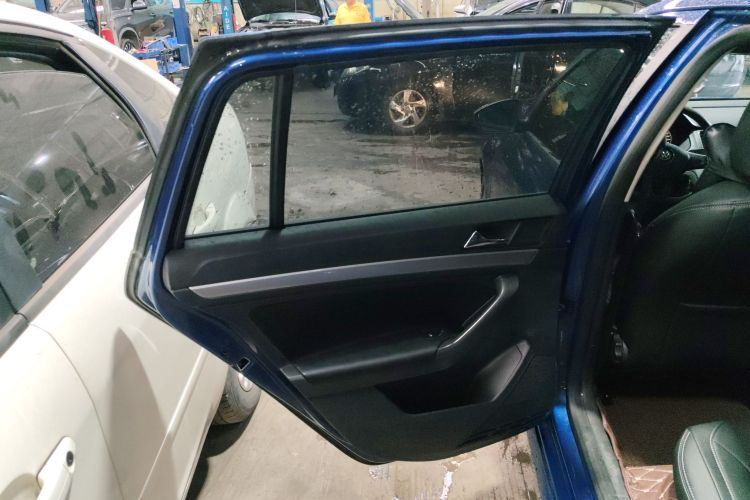 Volkswagen Gran Lavida 2017 immagine di auto #18