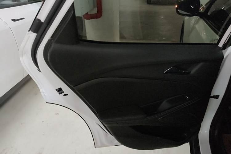 Chevrolet Charm 2023 car image #18