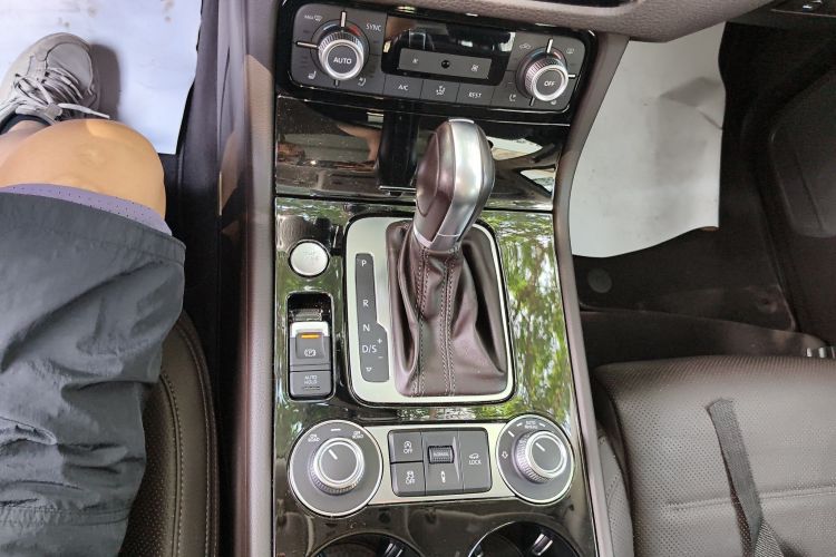 Volkswagen Touareg 2017 #18 Volkswagen Touareg 2017 car image #18