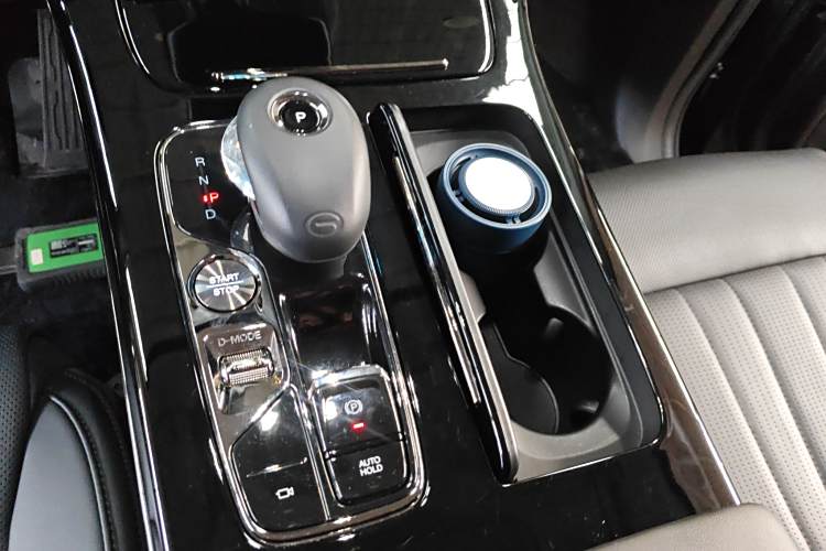 GAC Trumpchi E9 2025 #18 GAC Trumpchi E9 2025 car image #18