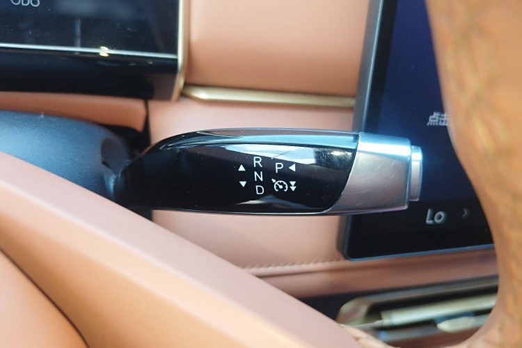 哪吒汽车 哪吒X 2024 汽车图片 #18