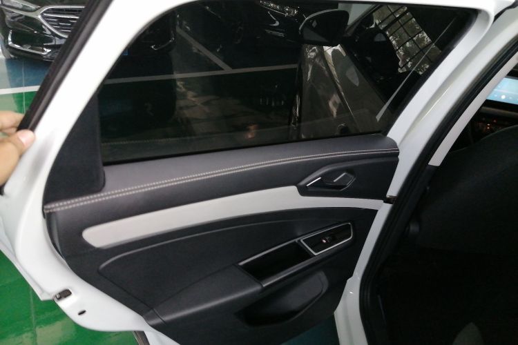 VS5 2022 car image #18