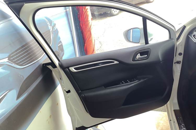 Citroen C4L 2015 car image #18