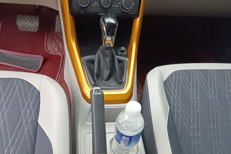 Volkswagen T-Cross 2020 car image #18