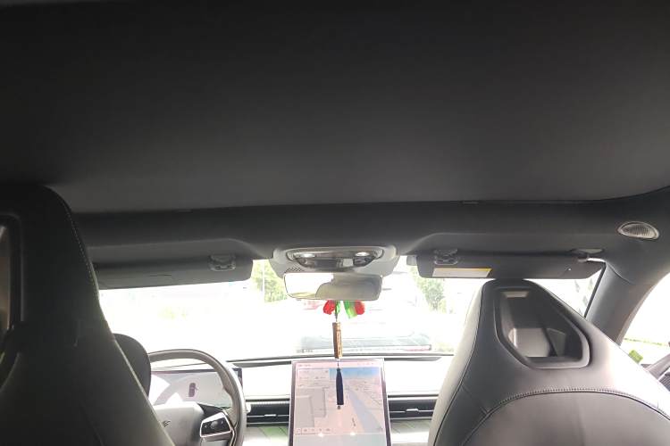 哪吒汽车 哪吒GT 2023 汽车图片 #18