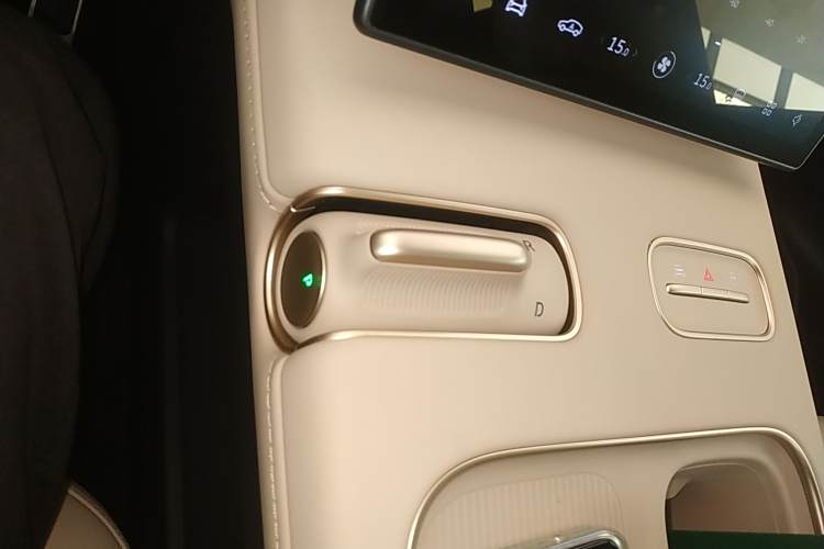 蔚来 蔚来EC7 2024 汽车图片 #18