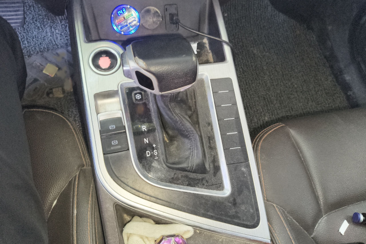 Forthing JOYEAR X5 2018 car image #18