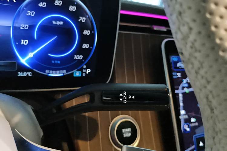 Mercedes-Benz EQE SUV 2023 #18 Mercedes-Benz EQE SUV 2023 car image #18