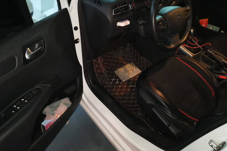 Citroen C4 C-Quatre 2018 car image #18