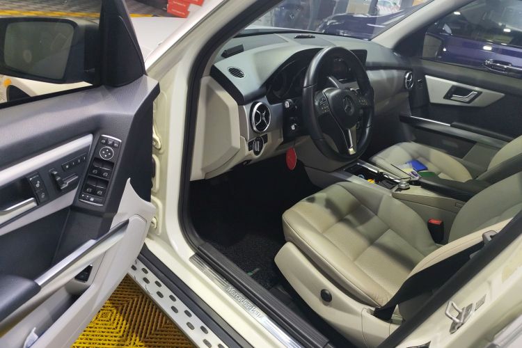 Mercedes-Benz GLK Class 2014 car image #18