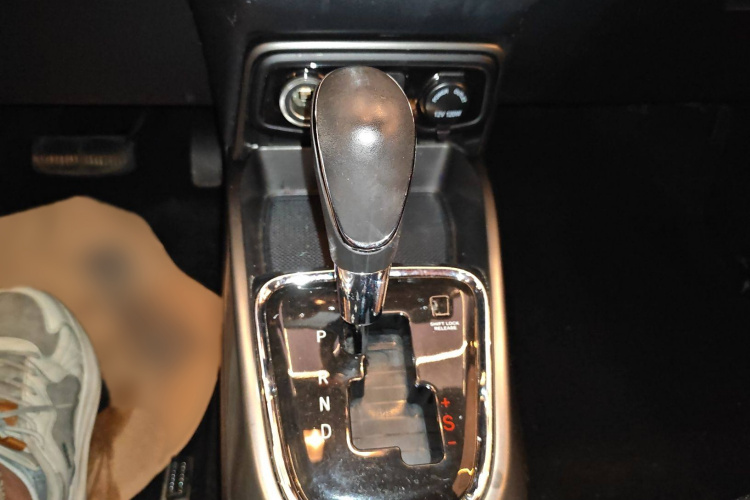 Changan CS15 EV 2017 #18 Changan CS15 EV 2017 imagen de coche #18