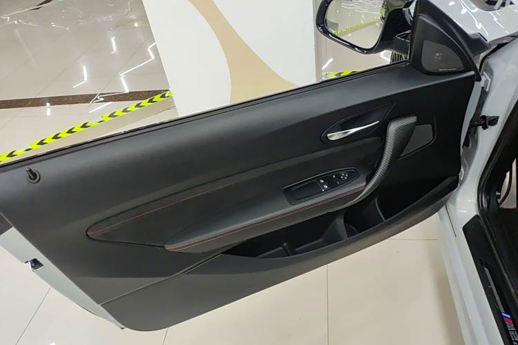 BMW M235L 2019 car image #18