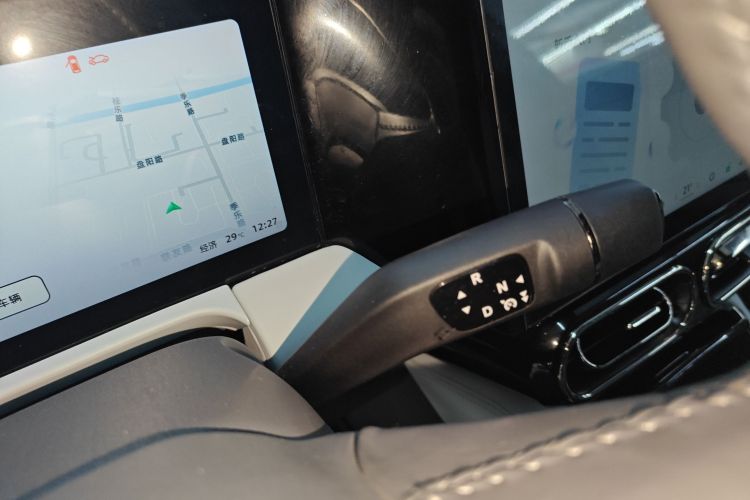 零跑汽车 零跑C01 2023 汽车图片 #18