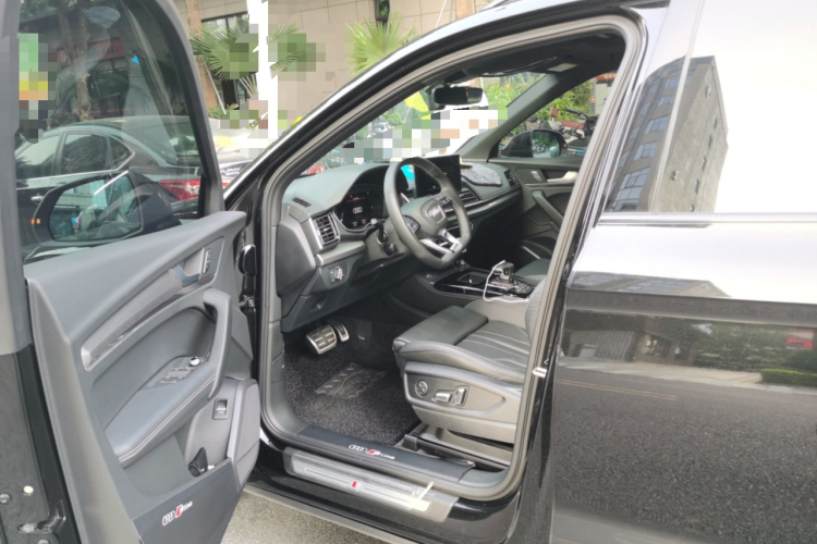 Audi Q5L 2023 car image #18