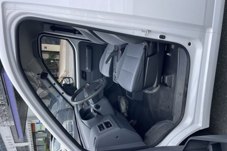 五菱汽车 五菱扬光电卡 2024 汽车图片 #18