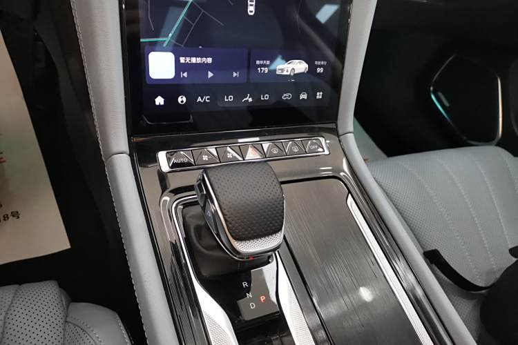 HongQi H5 PHEV 2025 car image #18